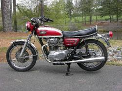 YAMAHA XS 650 red