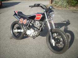 YAMAHA XT 350 red