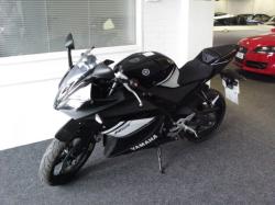 YAMAHA YZF-R125 black