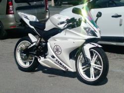 YAMAHA YZF-R125 white